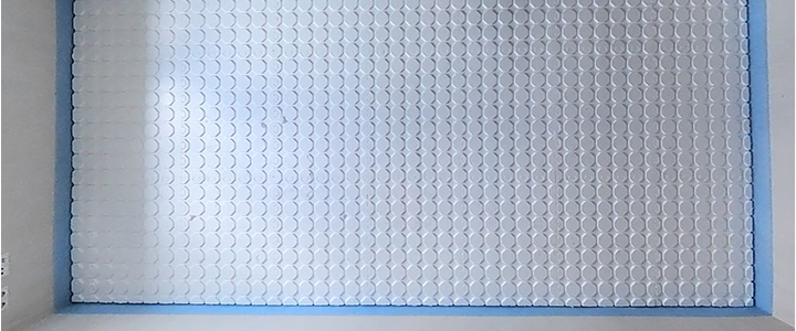 Systemplatten im Raum