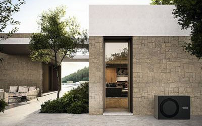 Buderus Wärmepumpe vor Klinkerhaus