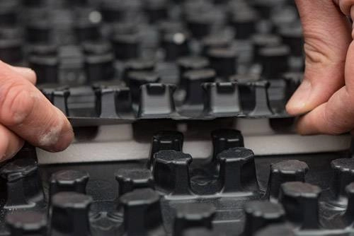 Noppenplatten werden verlegt