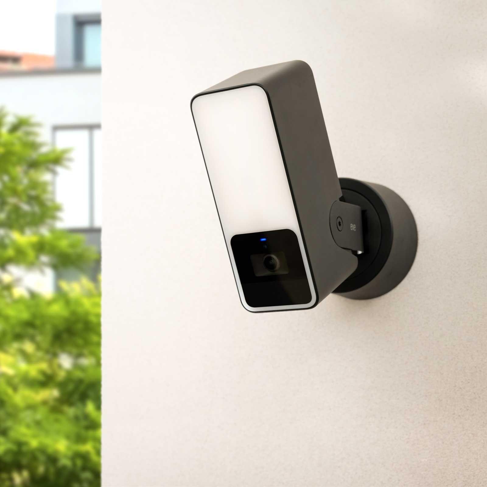 Eve Outdoor Cam - Smarte Flutlichtkamera in schwarz