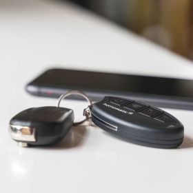 Homematic IP Smart Home Schlüsselbundfernbedienung Zutritt HmIP-KRCK
