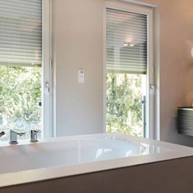 Homematic IP Smart Home Wandthermostat HmIP-WTH-1 mit Luftfeuchtigkeitssensor