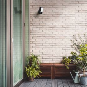 Eve Outdoor Cam - Smarte Flutlichtkamera in schwarz