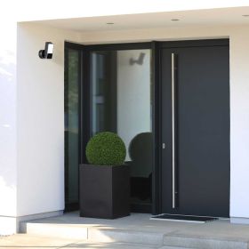 Eve Outdoor Cam - Smarte Flutlichtkamera in schwarz